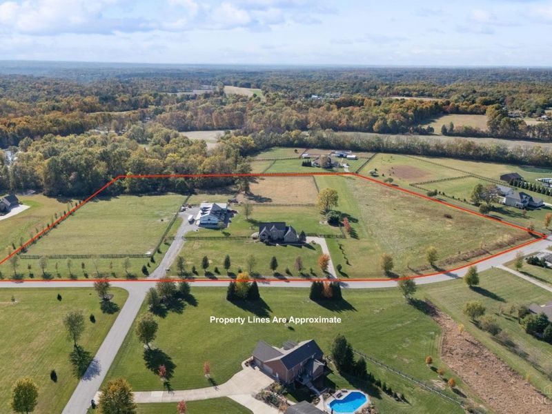 1005 Arabian Run Drive, Washington Township, OH 45113 Photo 3