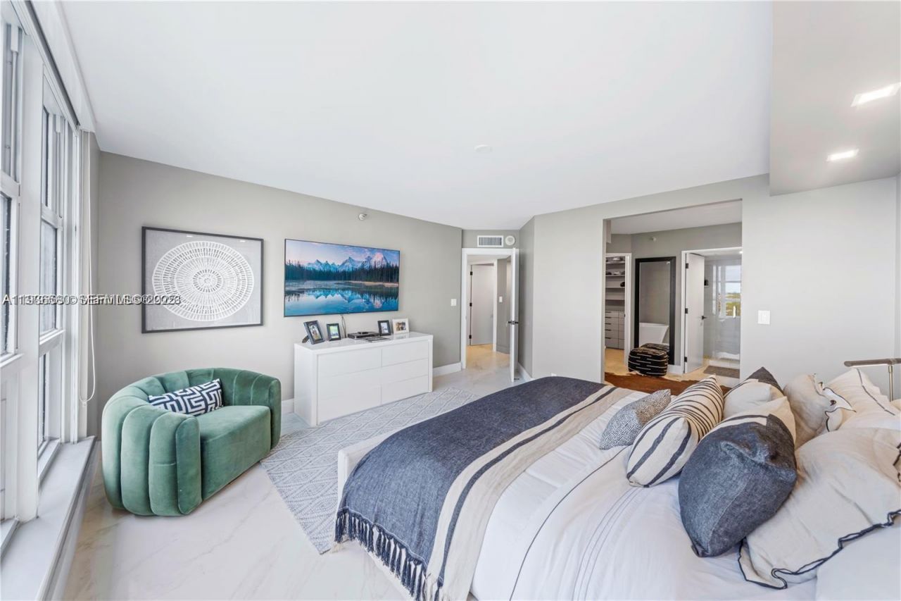 3530 Mystic Pointe Dr, Unit 715, Aventura, FL 33180 Photo