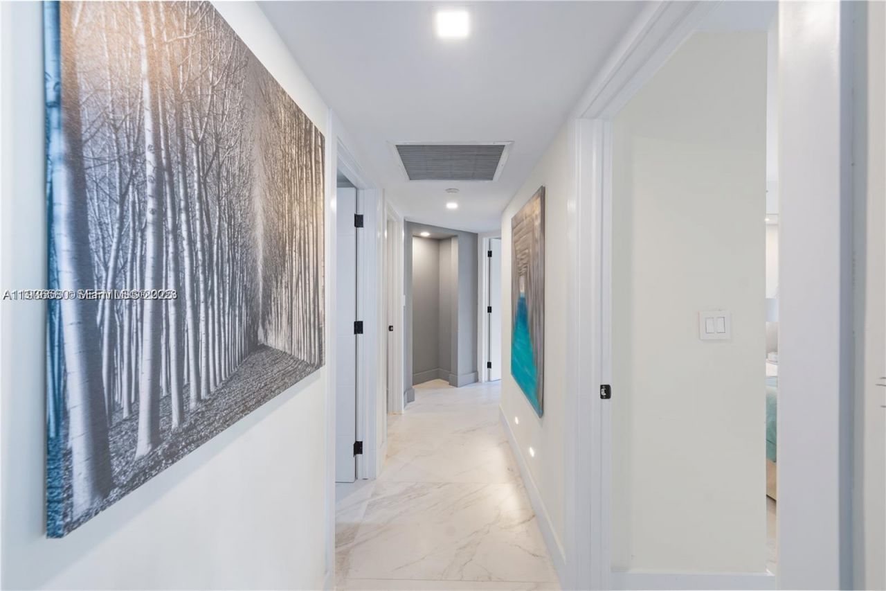 3530 Mystic Pointe Dr, Unit 715, Aventura, FL 33180 Photo