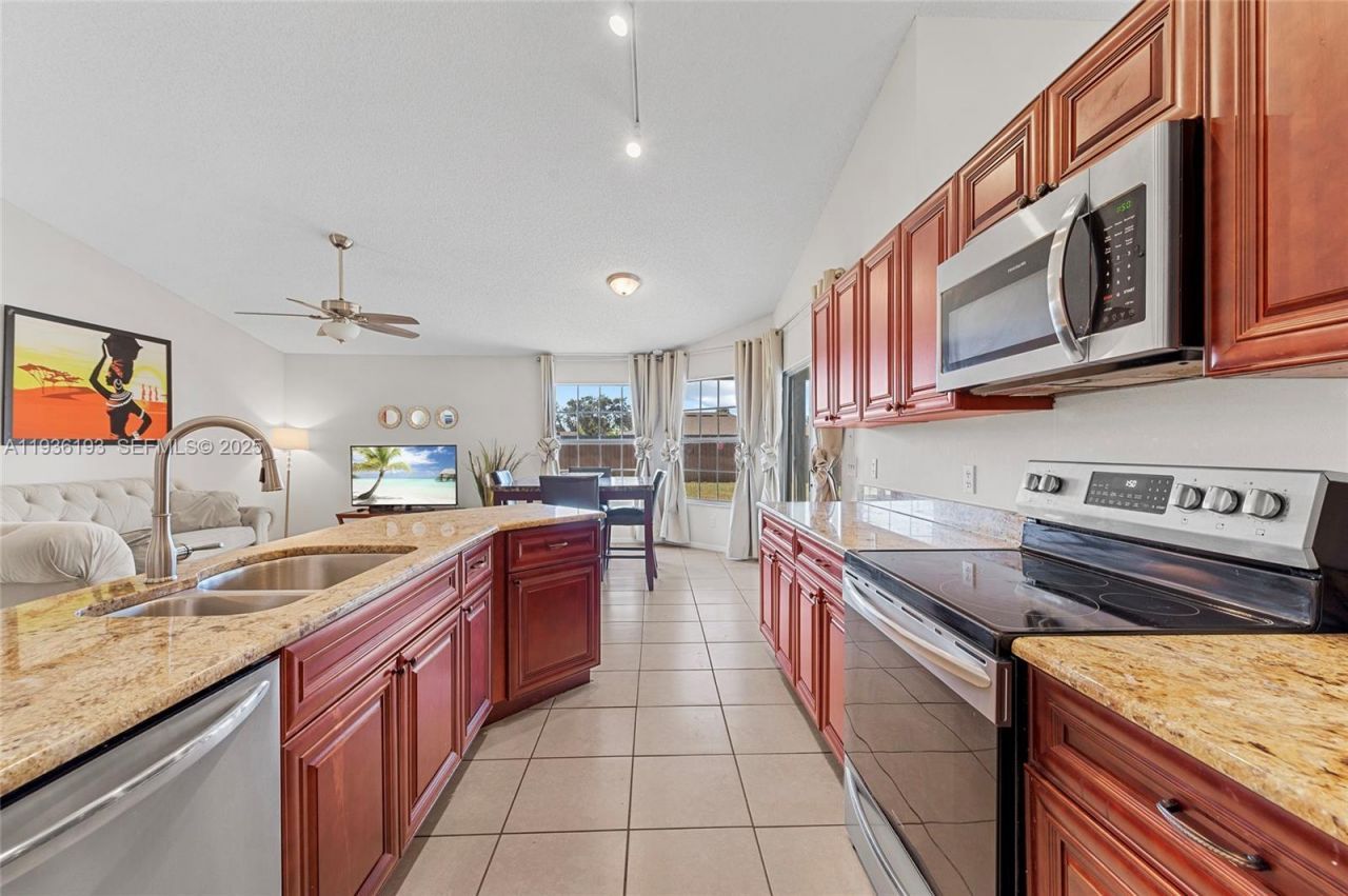 791 SW Hillsboro Cir, Port Saint Lucie, FL 34953 Photo