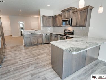 8903 S 47th Street, Lincoln, NE 68516