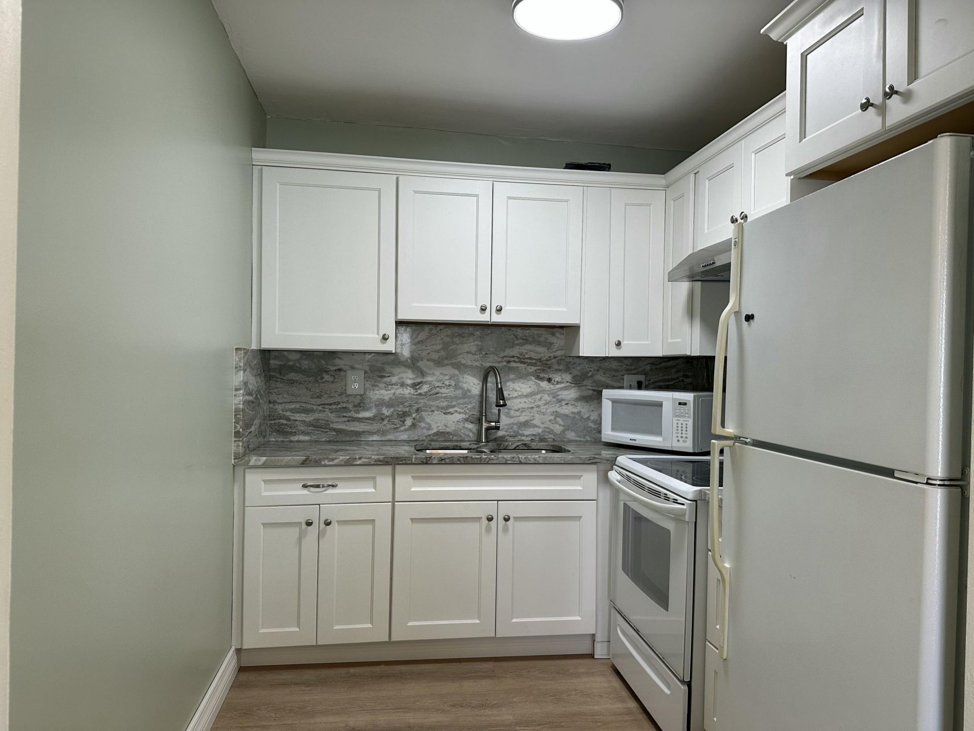 2381 Sunset Avenue, Unit 216, Lake Worth, FL 33461 Photo