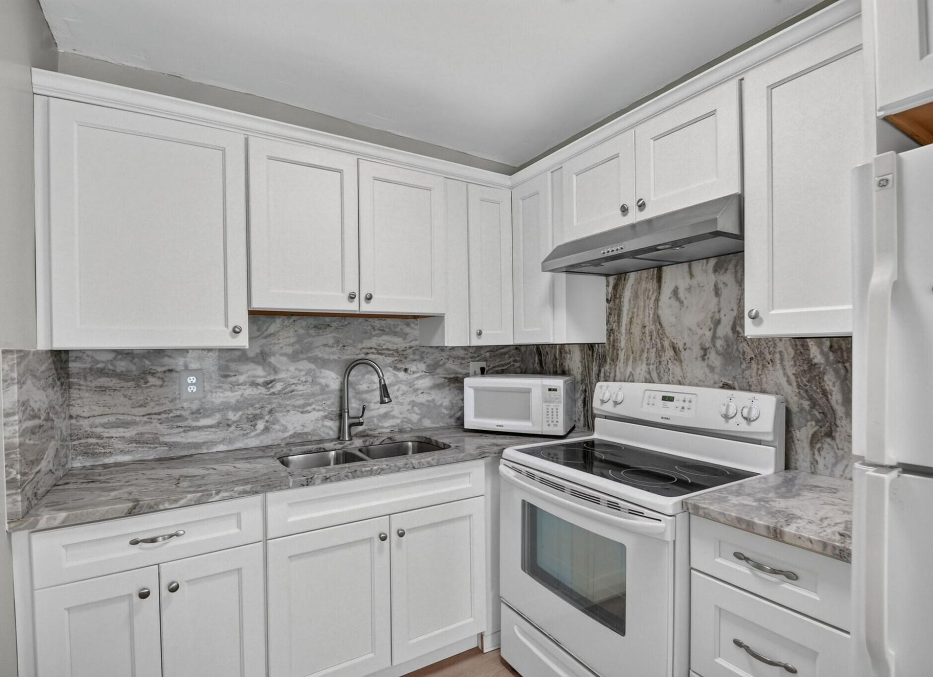 2381 Sunset Avenue, Unit 216, Lake Worth, FL 33461 Photo