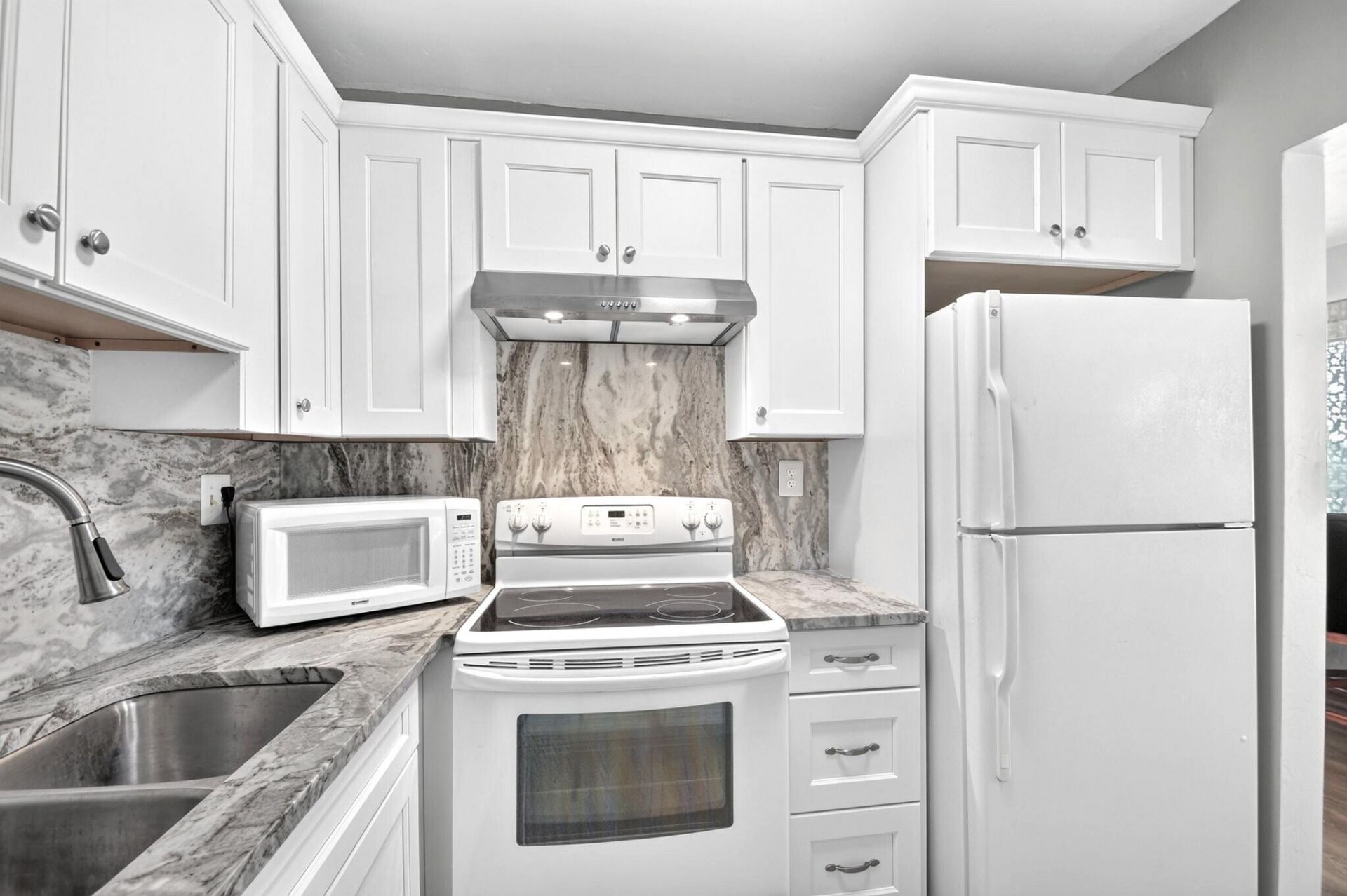 2381 Sunset Avenue, Unit 216, Lake Worth, FL 33461 Photo