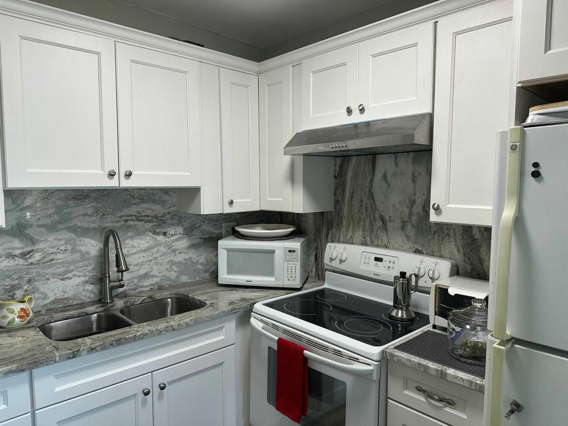 2381 Sunset Avenue, Unit 216, Lake Worth, FL 33461 Photo