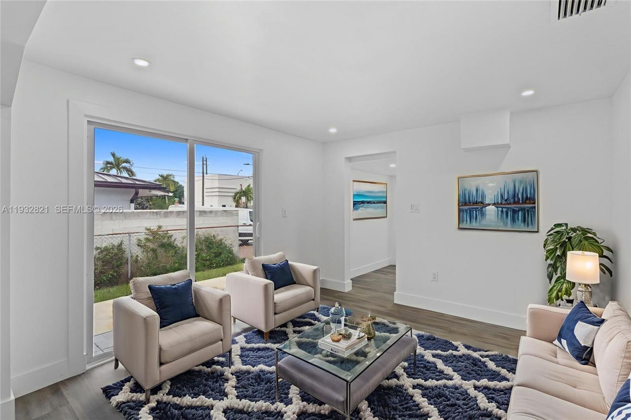 5658 SW 1st St, Miami, FL 33134 Photo