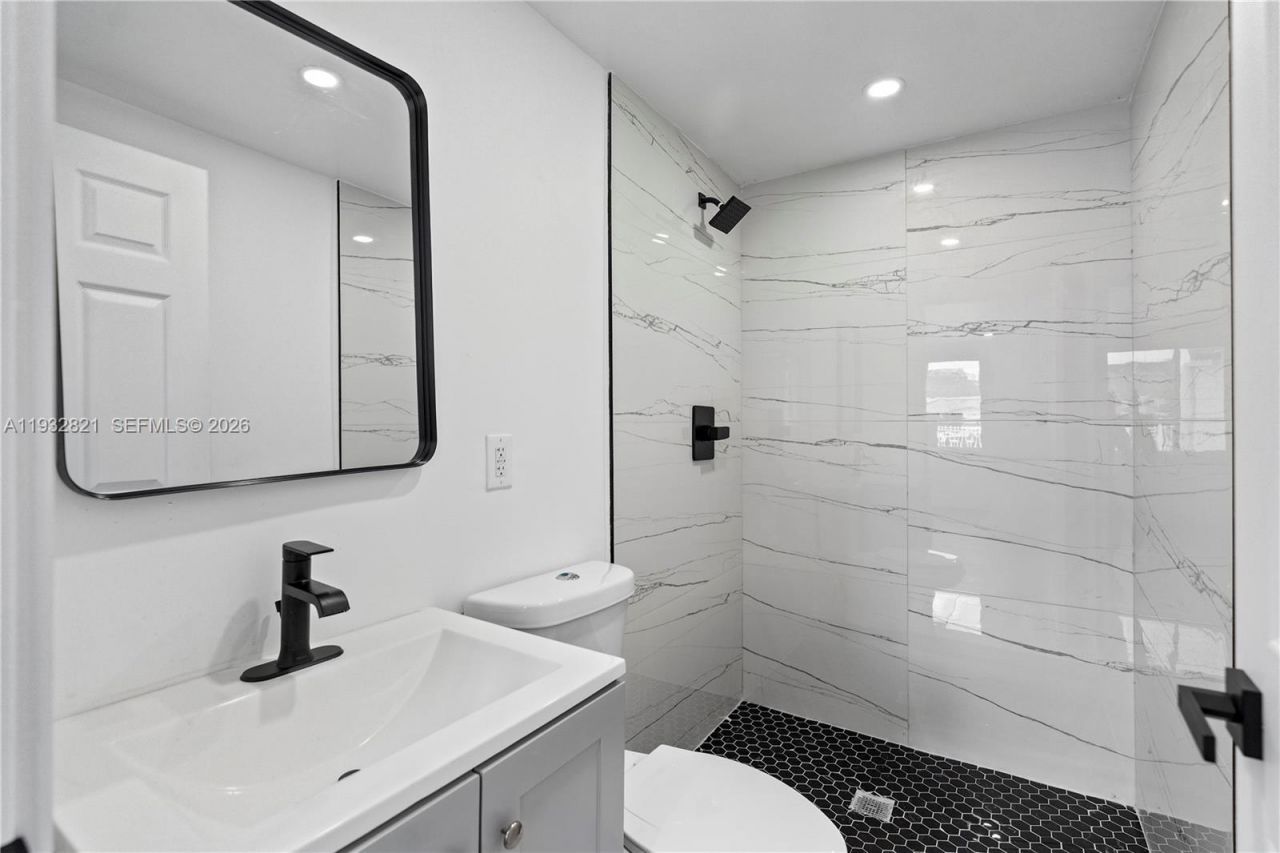 5658 SW 1st St, Miami, FL 33134 Photo