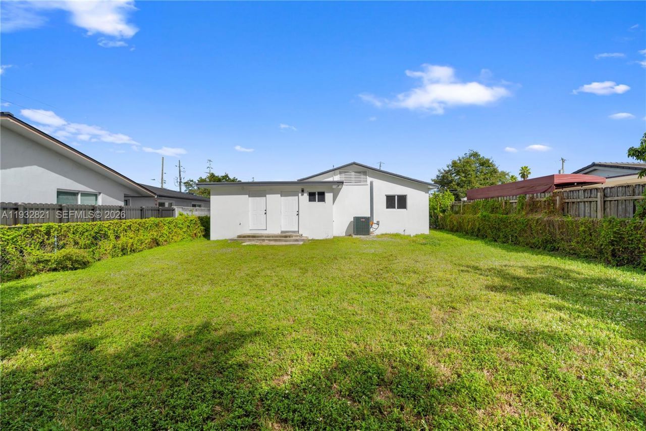 5658 SW 1st St, Miami, FL 33134 Photo