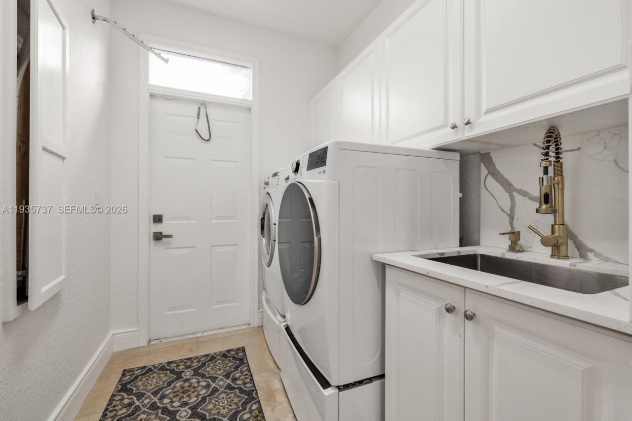 3910 SW 186th Ter, Miramar, FL 33029 Photo