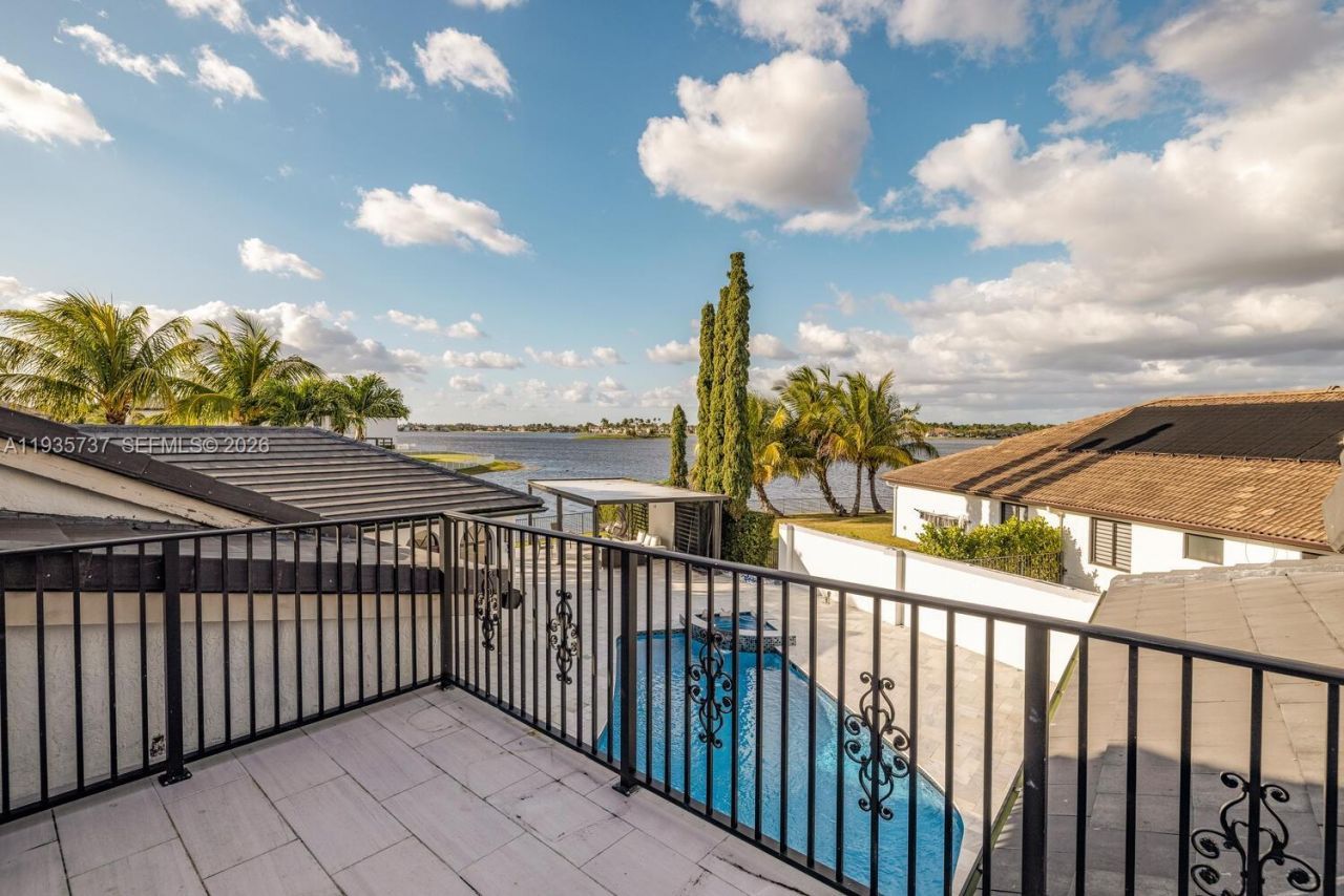 3910 SW 186th Ter, Miramar, FL 33029 Photo