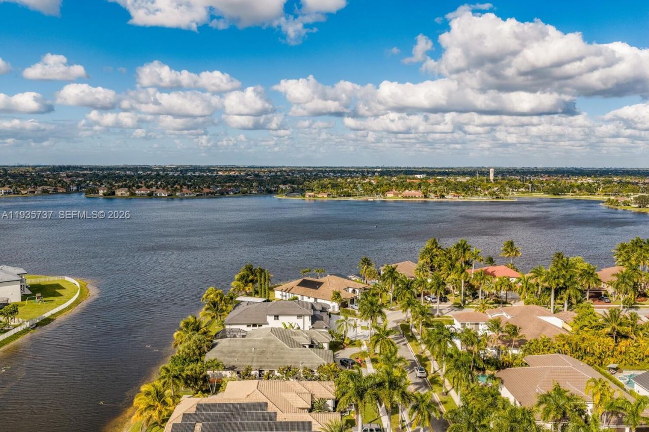 3910 SW 186th Ter, Miramar, FL 33029 Photo