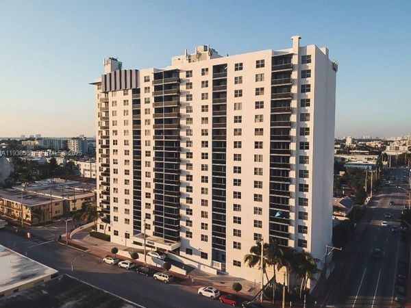 401 69th St , Unit 304, Miami Beach, FL 33141