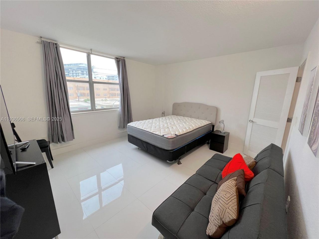 401 69th St , Unit 304, Miami Beach, FL 33141 Photo