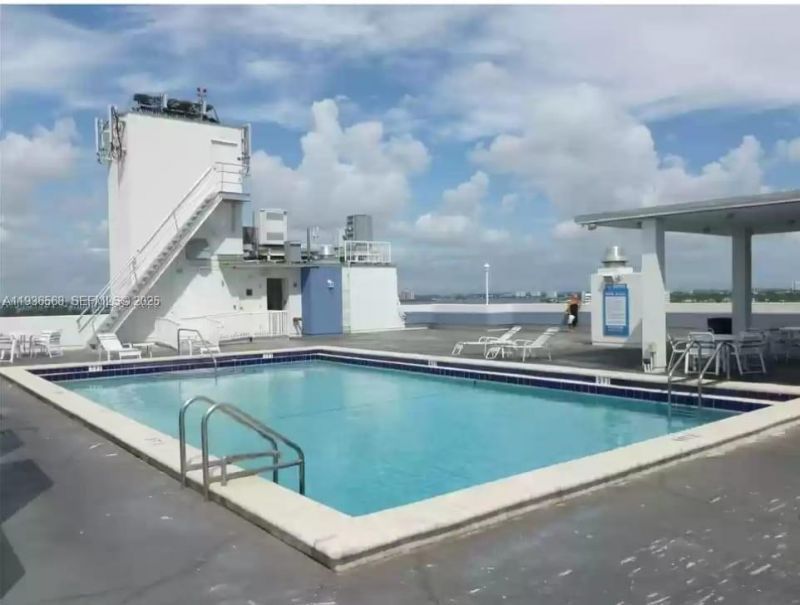 401 69th St , Unit 304, Miami Beach, FL 33141 Photo