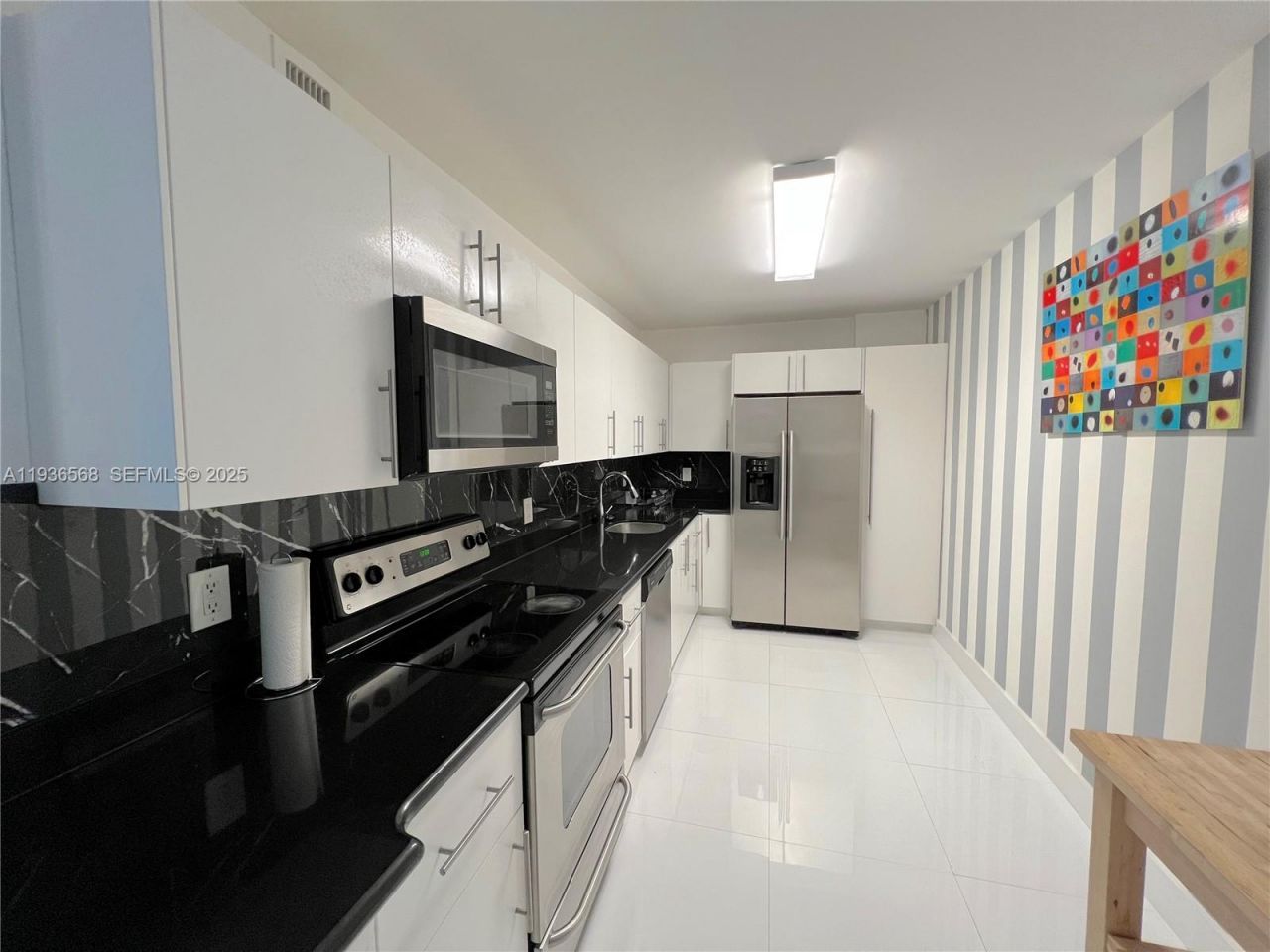 401 69th St , Unit 304, Miami Beach, FL 33141 Photo