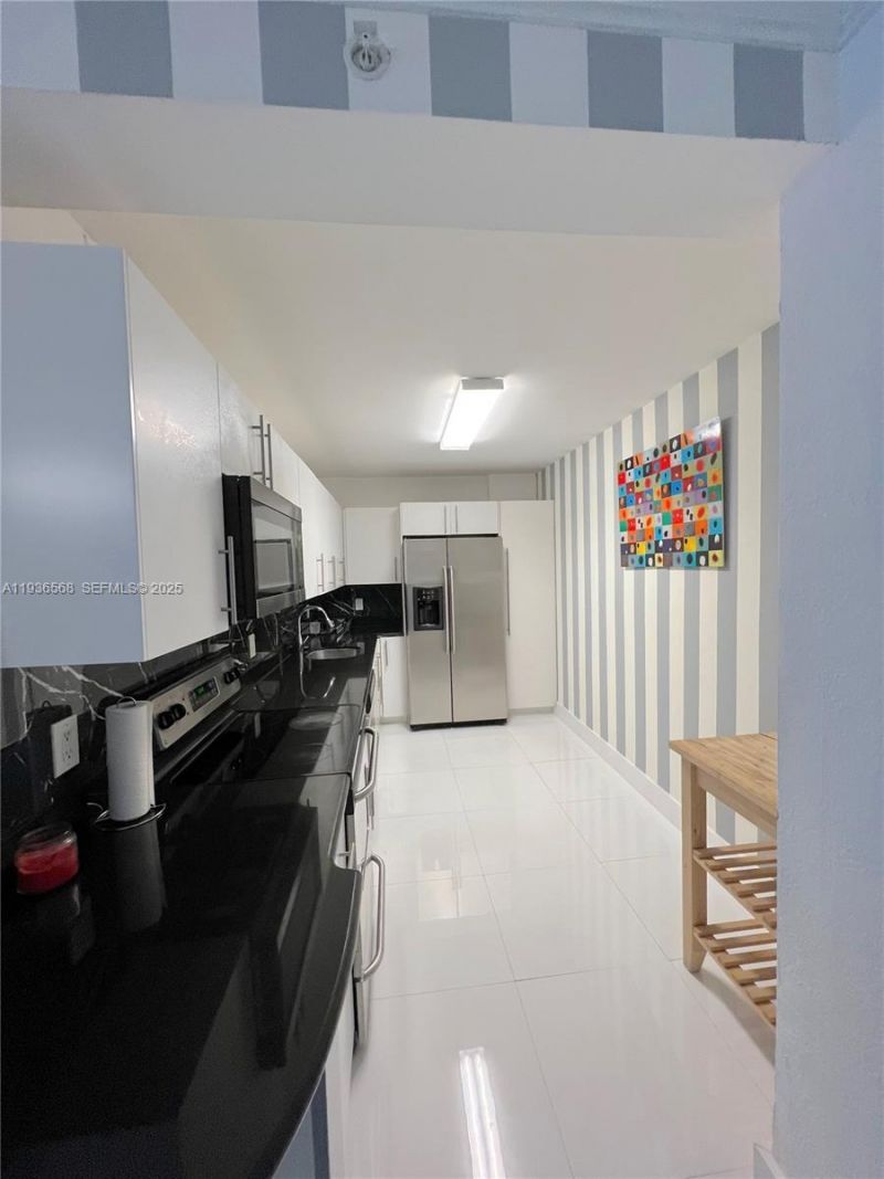 401 69th St , Unit 304, Miami Beach, FL 33141 Photo