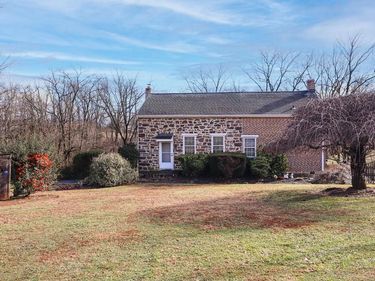 3155 LEHR DRIVE, YORK, PA 17404