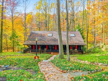 85 FOX ROAD, NEWMANSTOWN, PA 17073