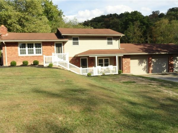 964 Johnsonville Road, Chester, WV 26034