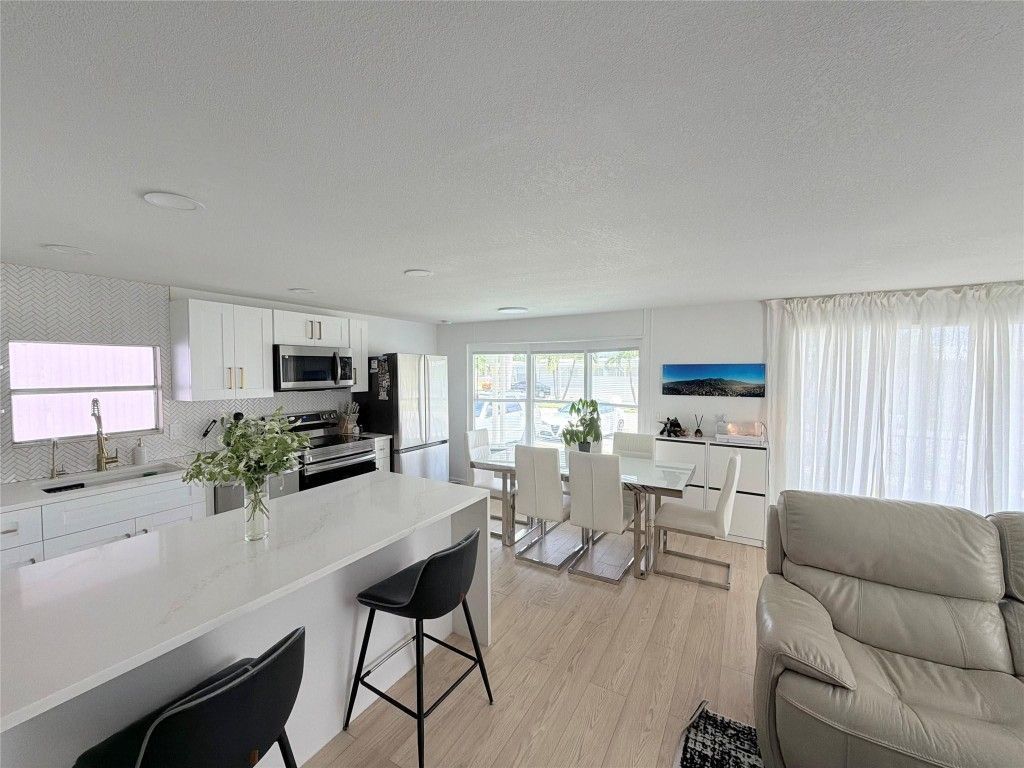 5221 SW 25th Avenue, Fort Lauderdale, FL 33312 Photo