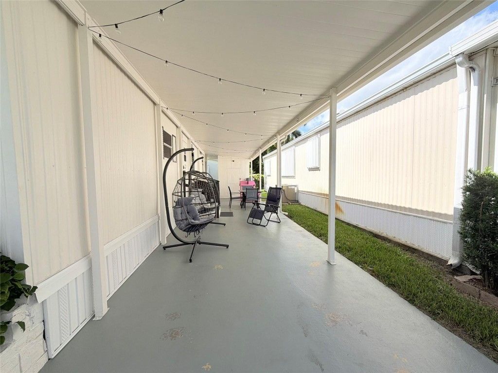 5221 SW 25th Avenue, Fort Lauderdale, FL 33312 Photo