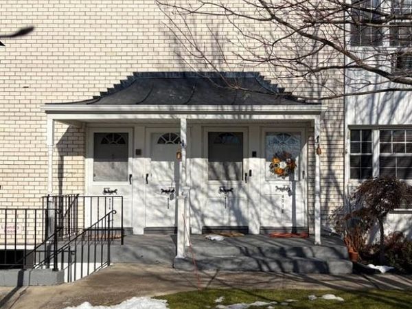 4716 Wilshire, Unit #k-16, Oakdale, NY 11769