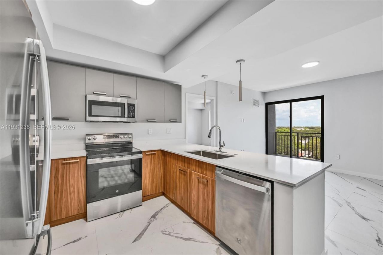 840 NE 130th Street , Unit 601, North Miami, FL 33161 Photo