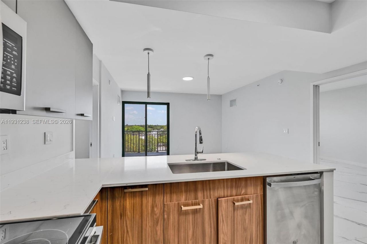 840 NE 130th Street , Unit 601, North Miami, FL 33161 Photo