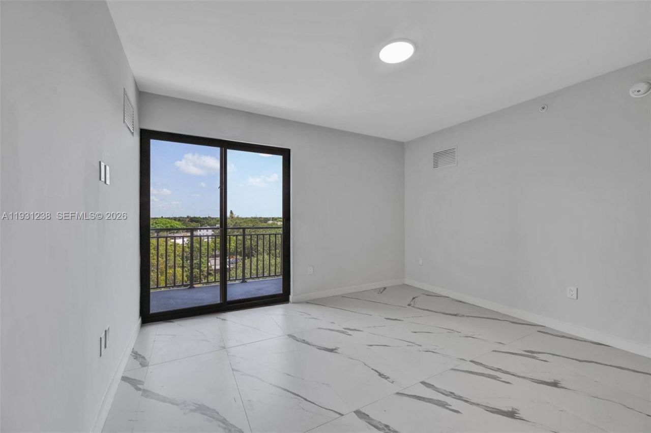 840 NE 130th Street , Unit 601, North Miami, FL 33161 Photo