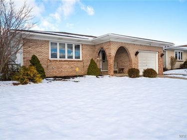 16 Oakwood Drive, Cheektowaga, NY 14227
