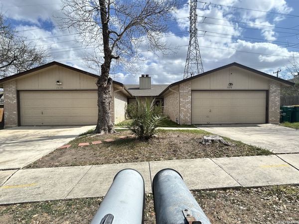 7228 Rimwood St, Live Oak, TX 78233