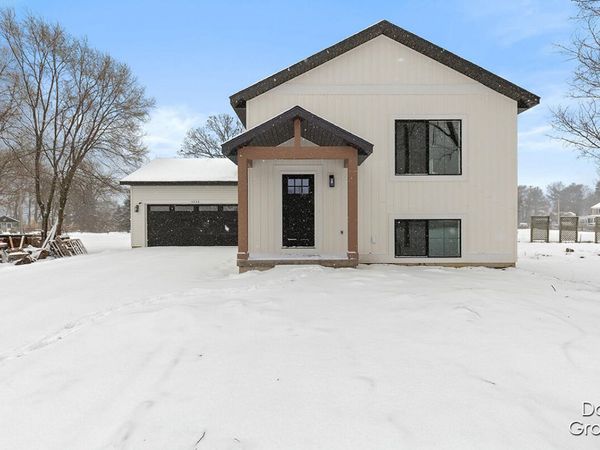 4346 Leverette Street, Marne, MI 49435