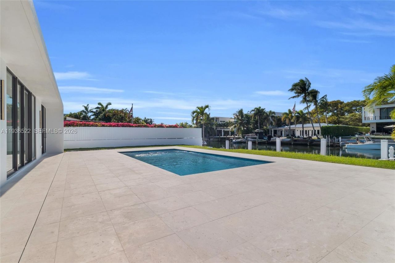 13200 N Bayshore Dr, North Miami, FL 33181 Photo
