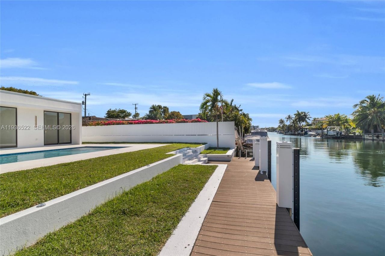 13200 N Bayshore Dr, North Miami, FL 33181 Photo