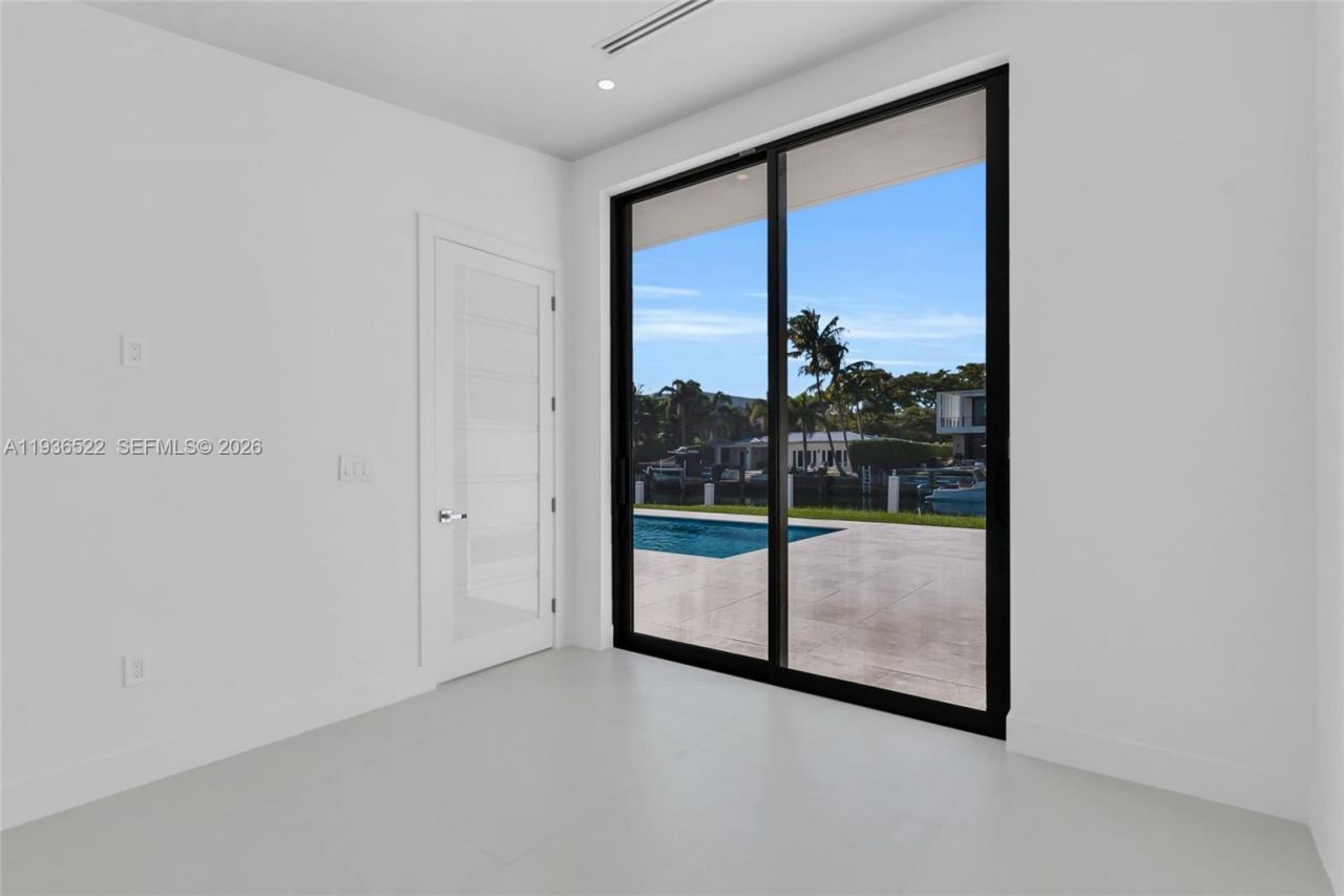 13200 N Bayshore Dr, North Miami, FL 33181 Photo