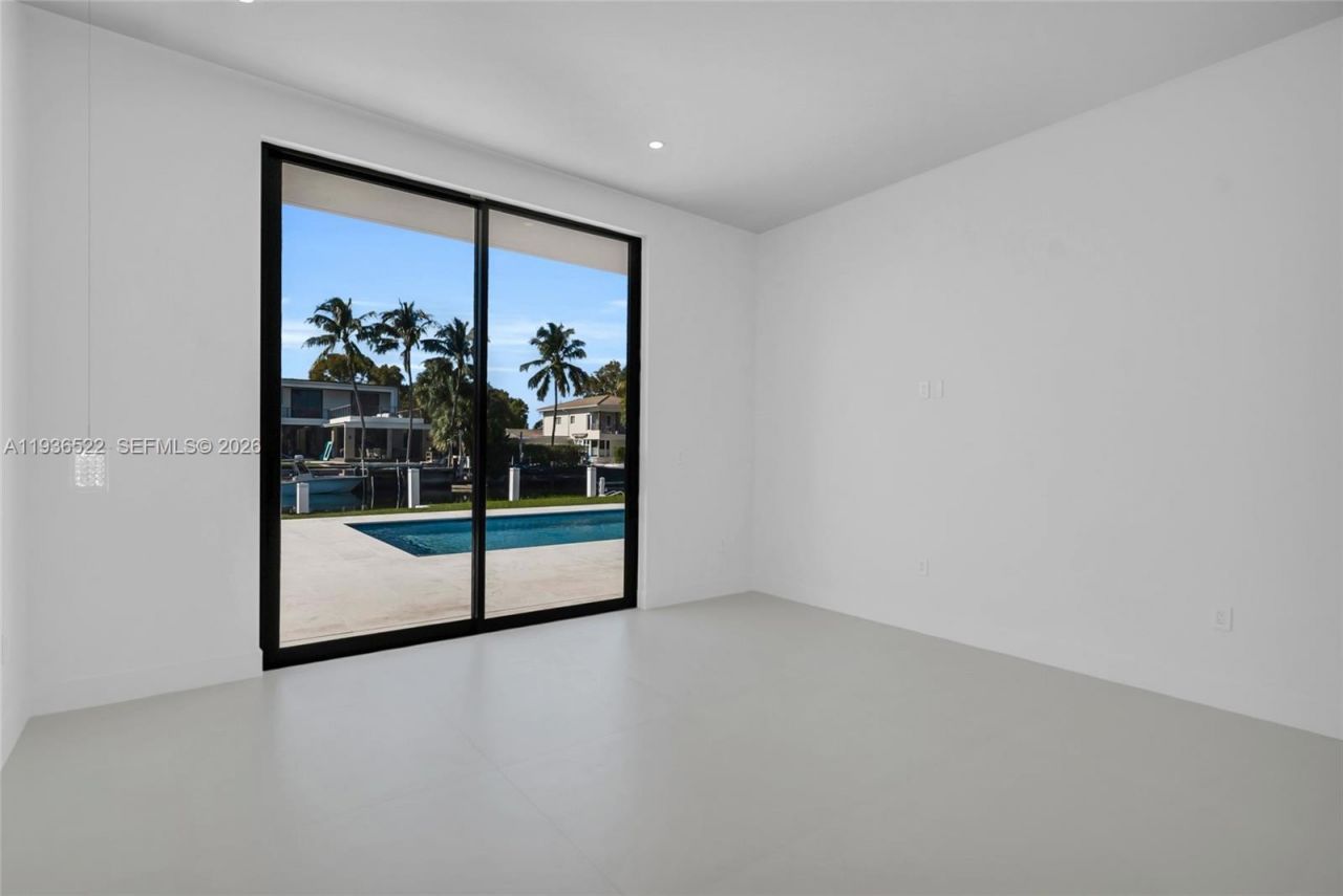 13200 N Bayshore Dr, North Miami, FL 33181 Photo