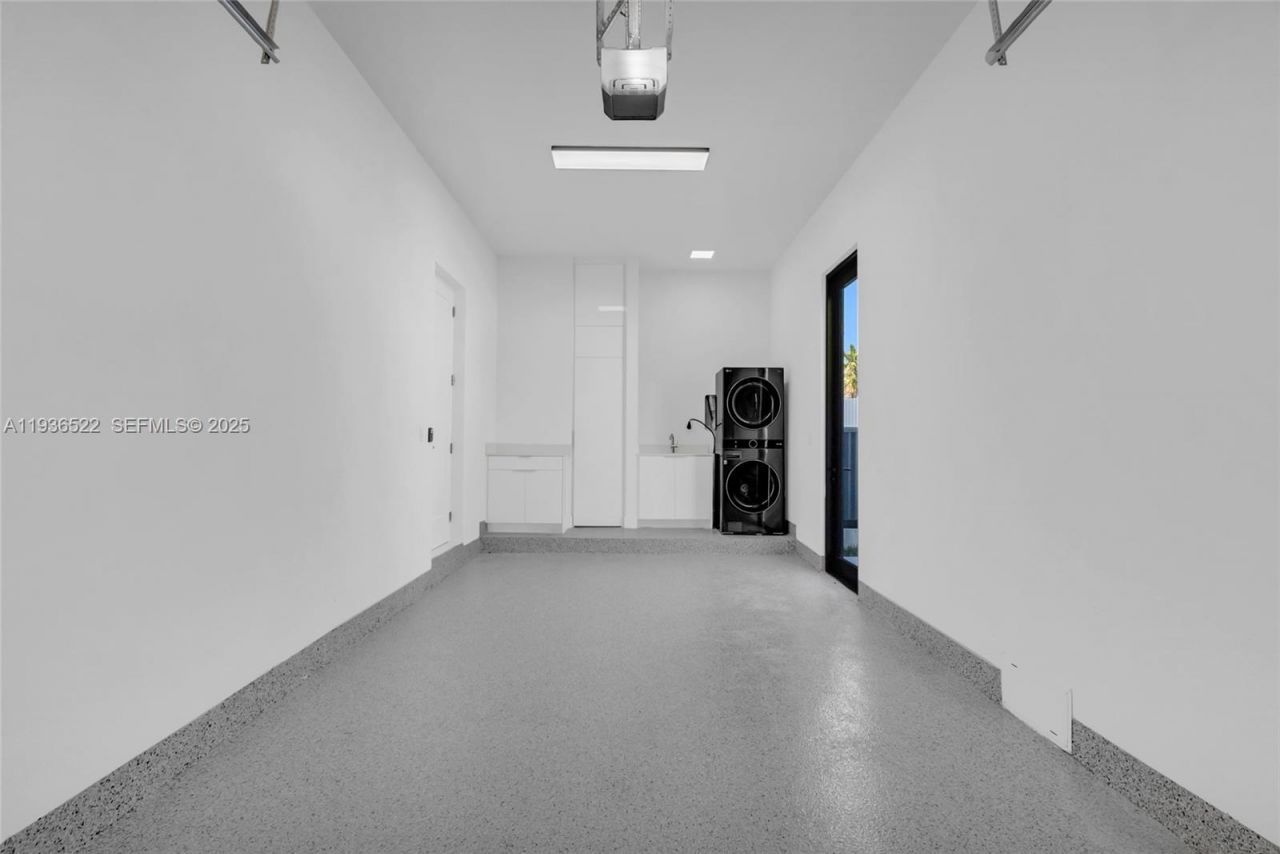 13200 N Bayshore Dr, North Miami, FL 33181 Photo