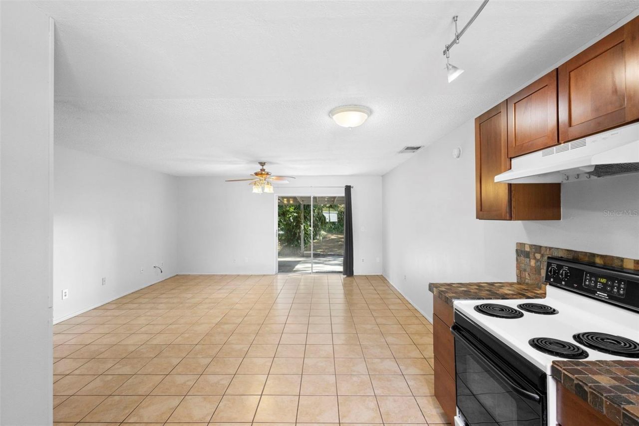 991 Centennial Avenue, Deltona, FL 32738 Photo