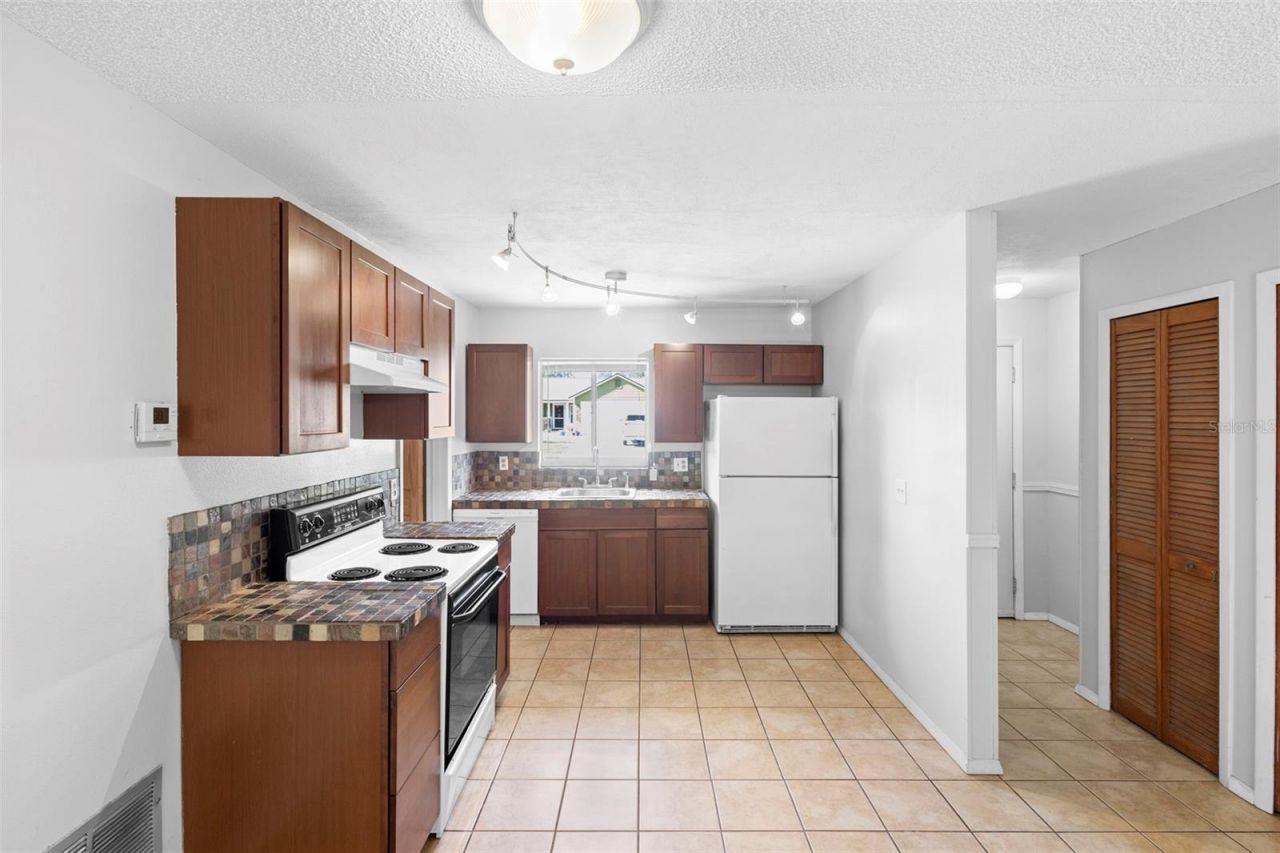 991 Centennial Avenue, Deltona, FL 32738 Photo