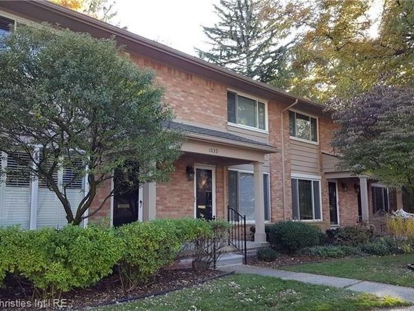 1039 N Old Woodward Avenue, Birmingham, MI 48009