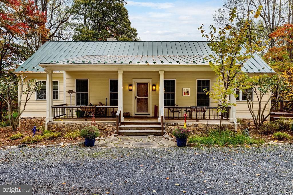 114 Tree House Place, Nellysford, VA 22958 Main Photo