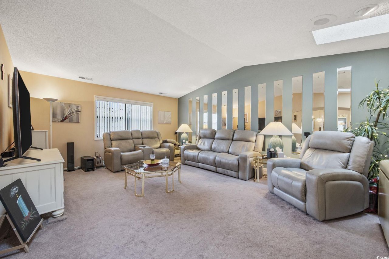 2239 Jackson Circle Photo 5