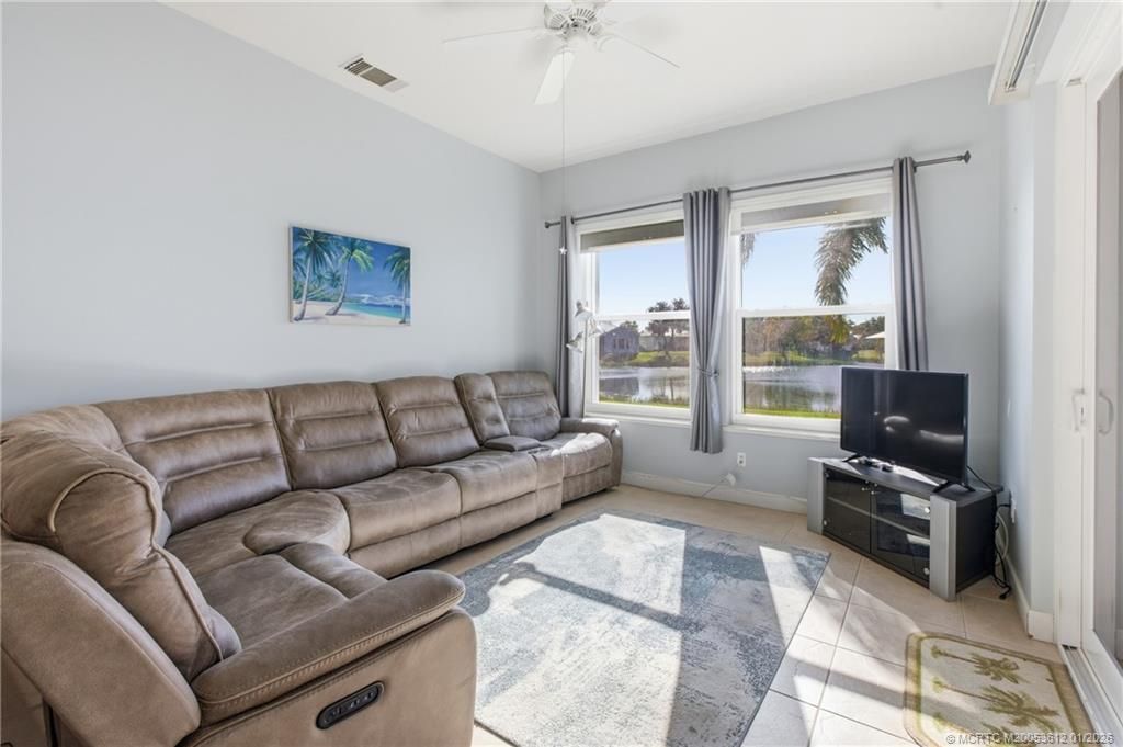 543 NE Canoe Park Circle, Port Saint Lucie, FL 34983 Photo