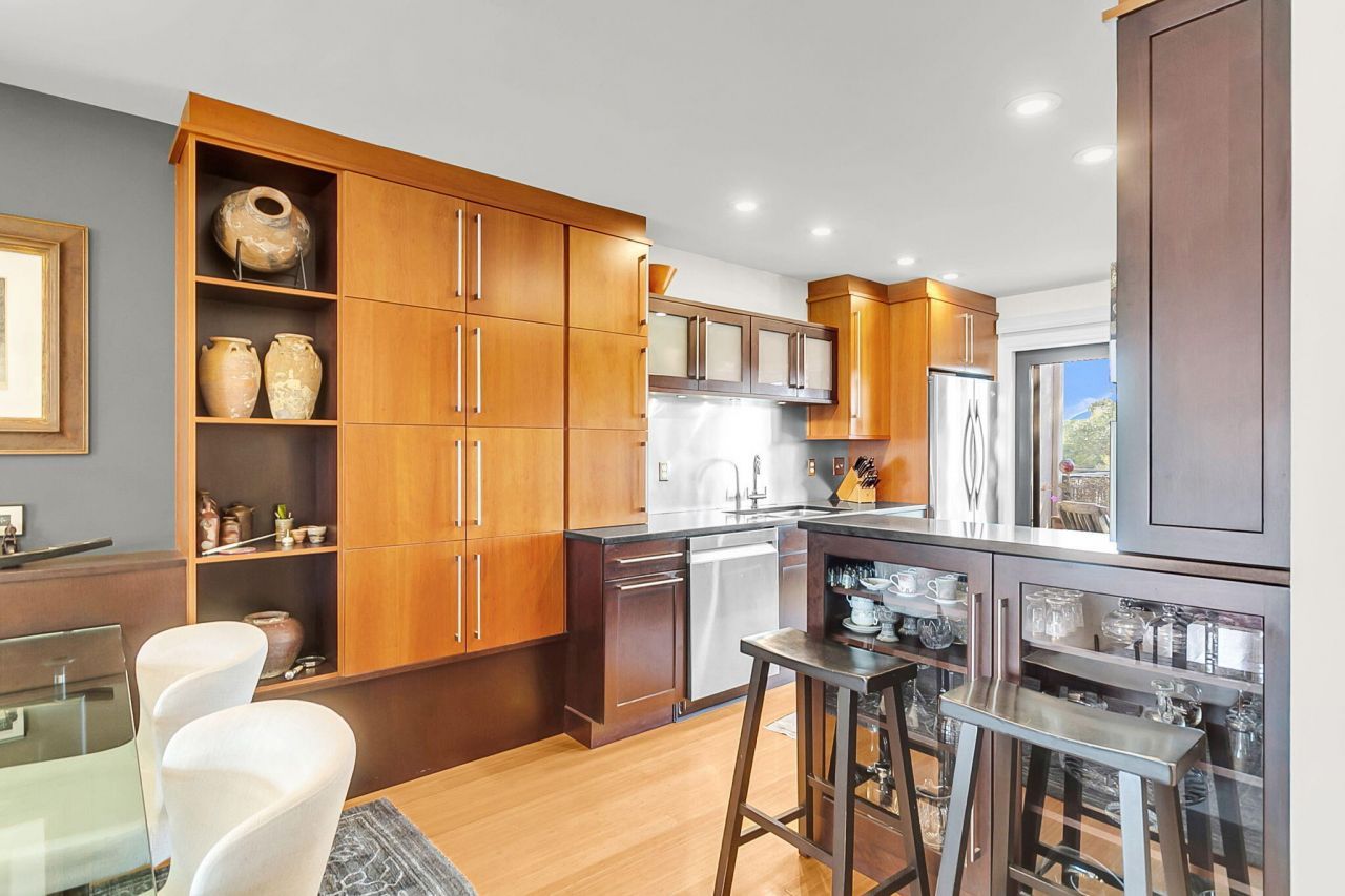 1918 Marsh Oak Lane Photo 10