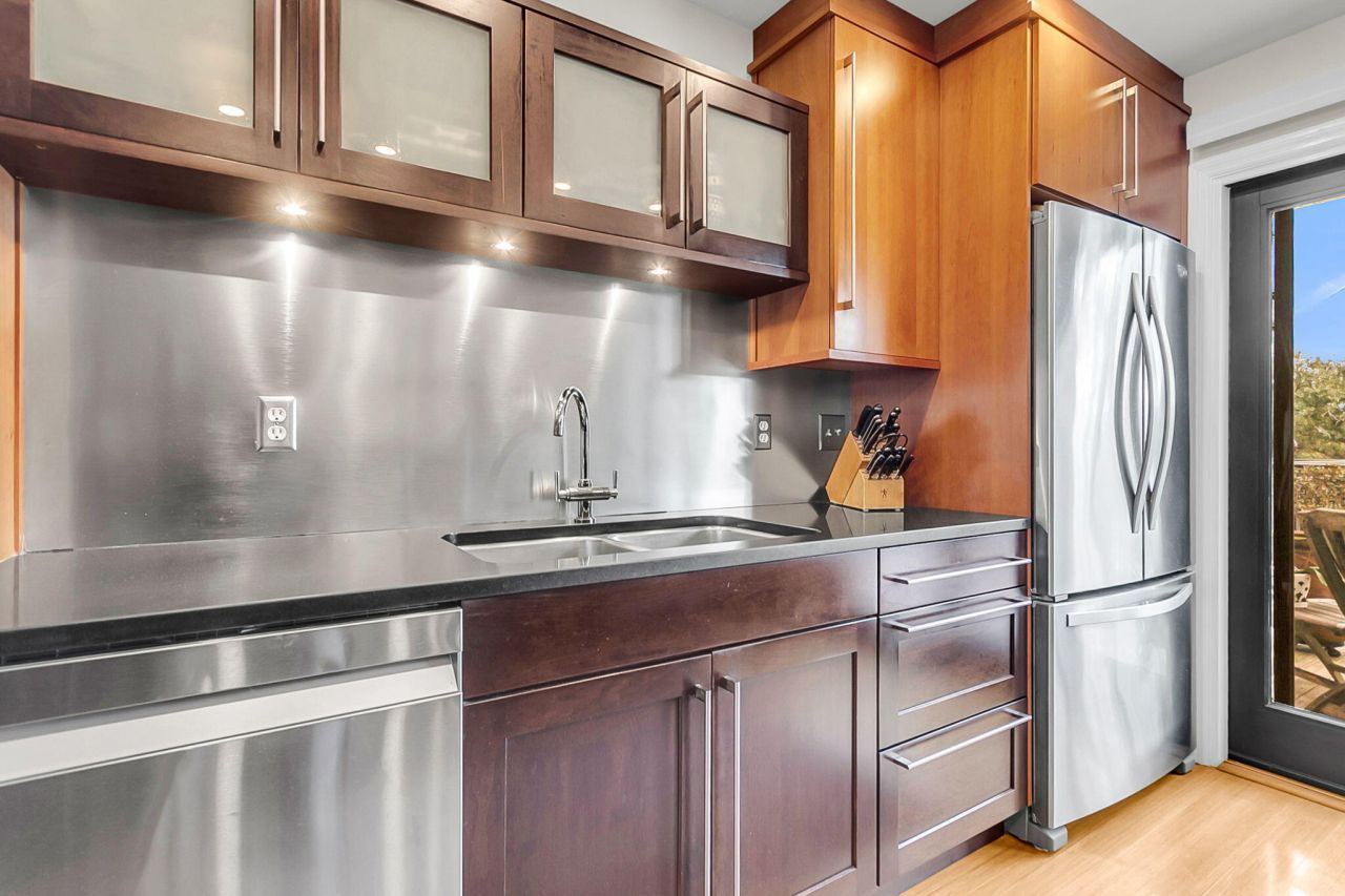 1918 Marsh Oak Lane Photo 13