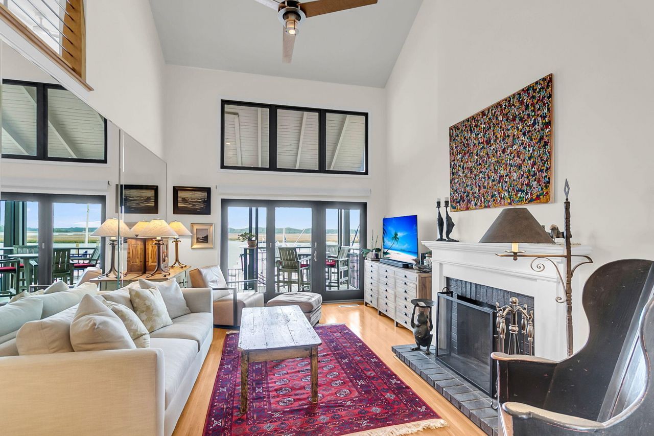 1918 Marsh Oak Lane Photo 14