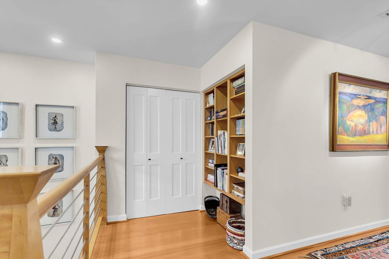 1918 Marsh Oak Lane Photo 23