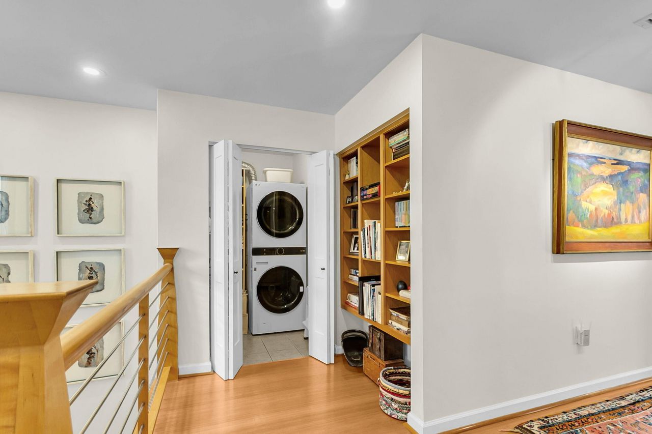 1918 Marsh Oak Lane Photo 24