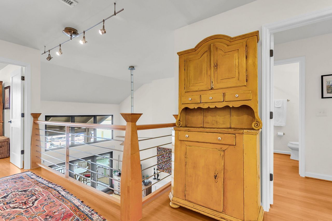 1918 Marsh Oak Lane Photo 25