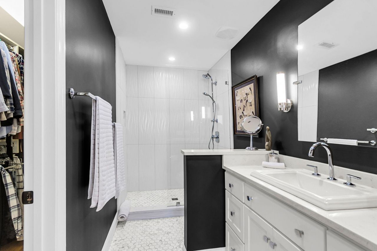 1918 Marsh Oak Lane Photo 32